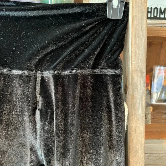 Beyond Yoga women’s velvet motion high waisted midi legging size small - Picture 2 of 11